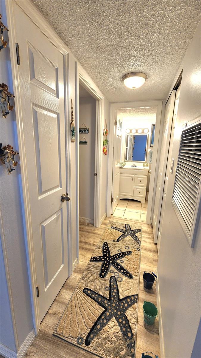 BAYSHORE ON THE LAKE APTS II SEC 3 - Residential