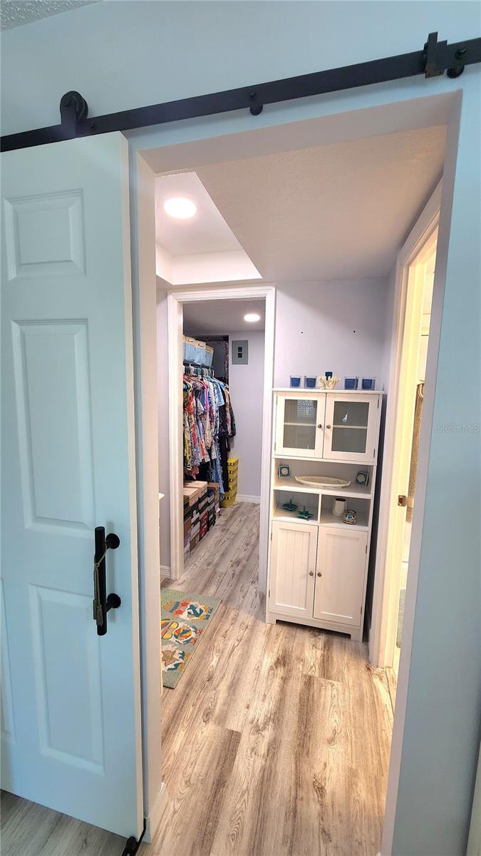 BAYSHORE ON THE LAKE APTS II SEC 3 - Residential