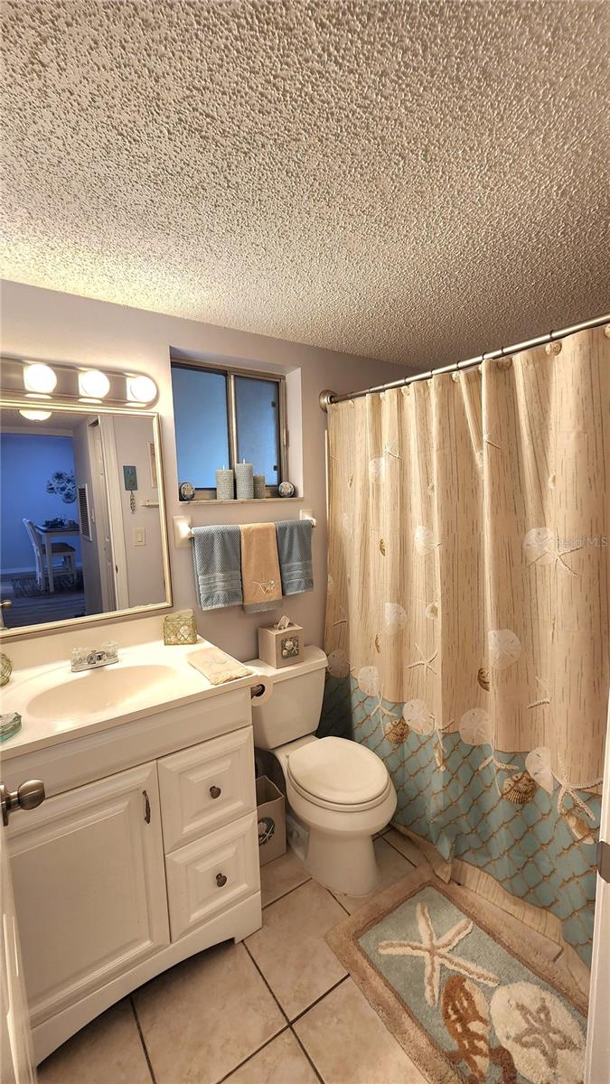 BAYSHORE ON THE LAKE APTS II SEC 3 - Residential