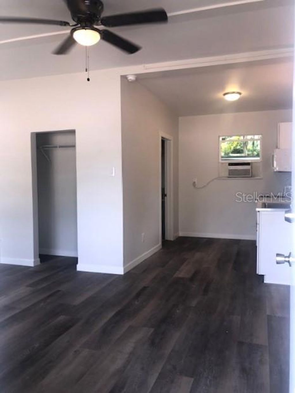 Photo of 1401 E Alfred Street #9, Tavares, FL 32778 (MLS # O6305095)