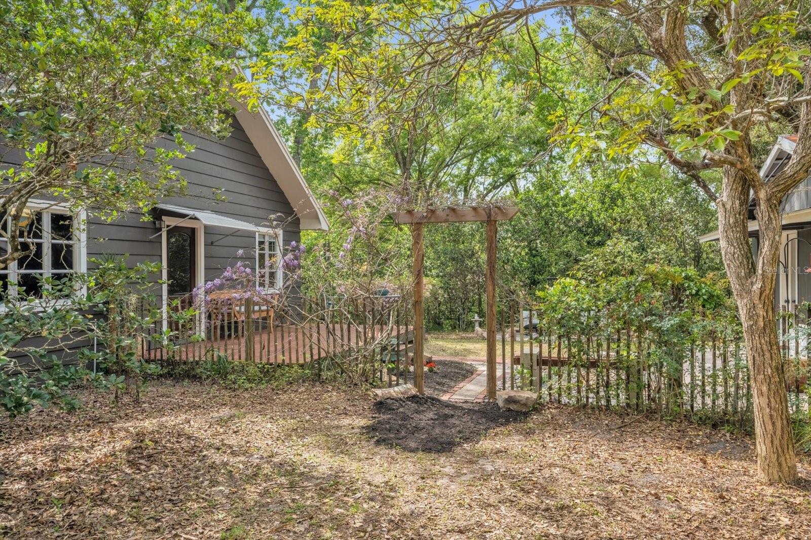 MOUNT DORA SUNSET HEIGHTS - Residential