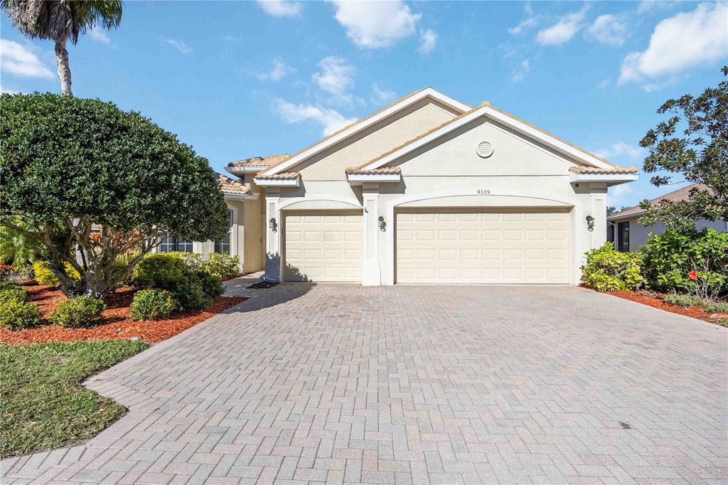 Photo of 9109 Winter Harbour Way, Bradenton, FL 34212 (MLS # A4680383)