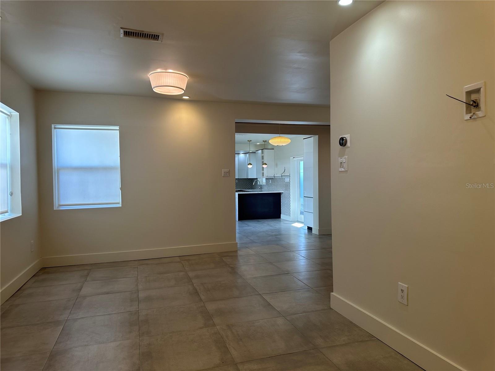 COURIER CITY - Residential Lease