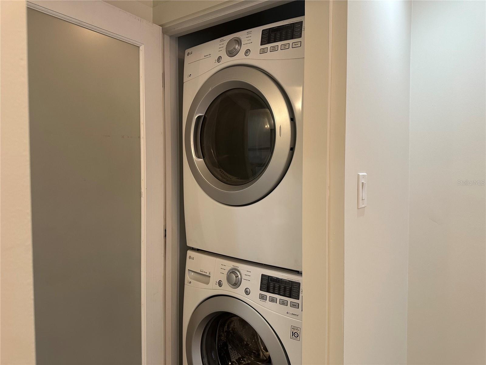 COURIER CITY - Residential Lease