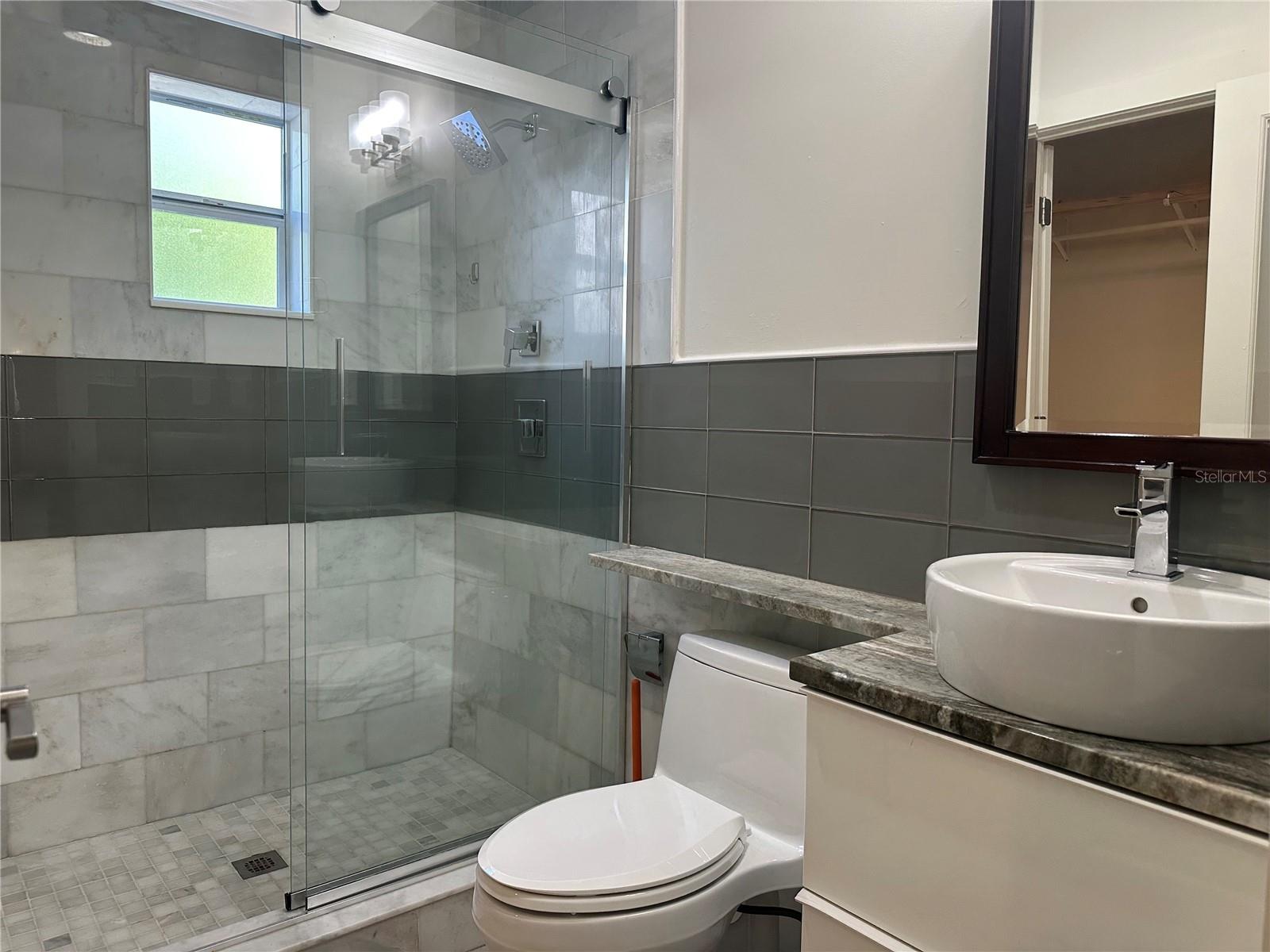 COURIER CITY - Residential Lease