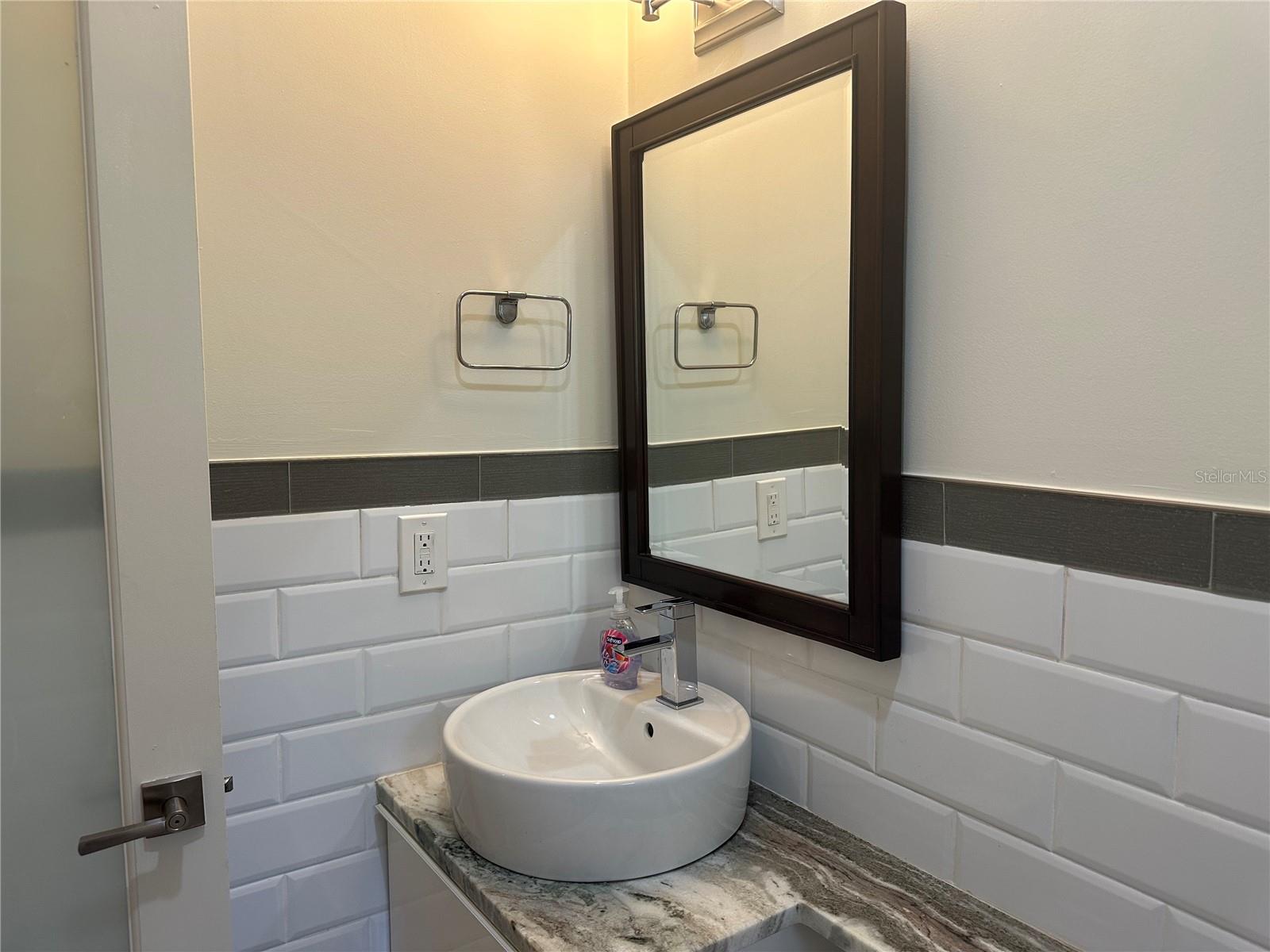 COURIER CITY - Residential Lease