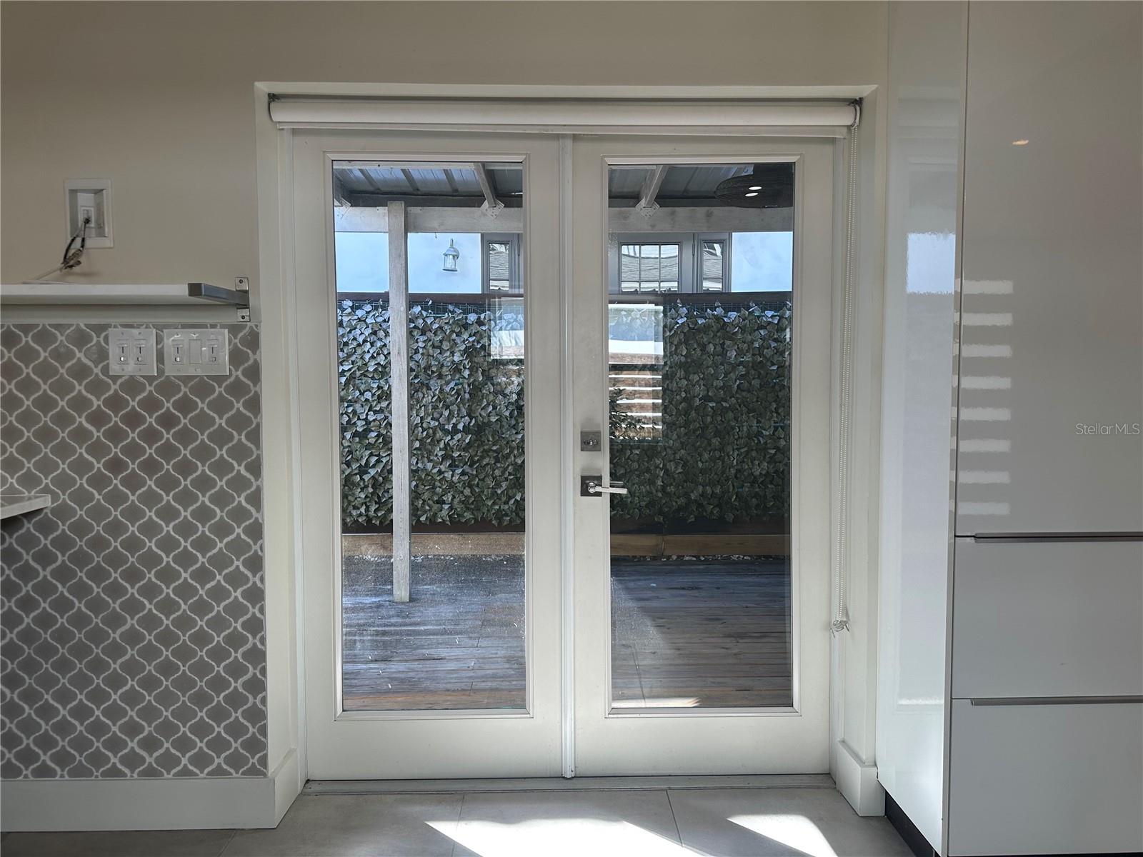 COURIER CITY - Residential Lease