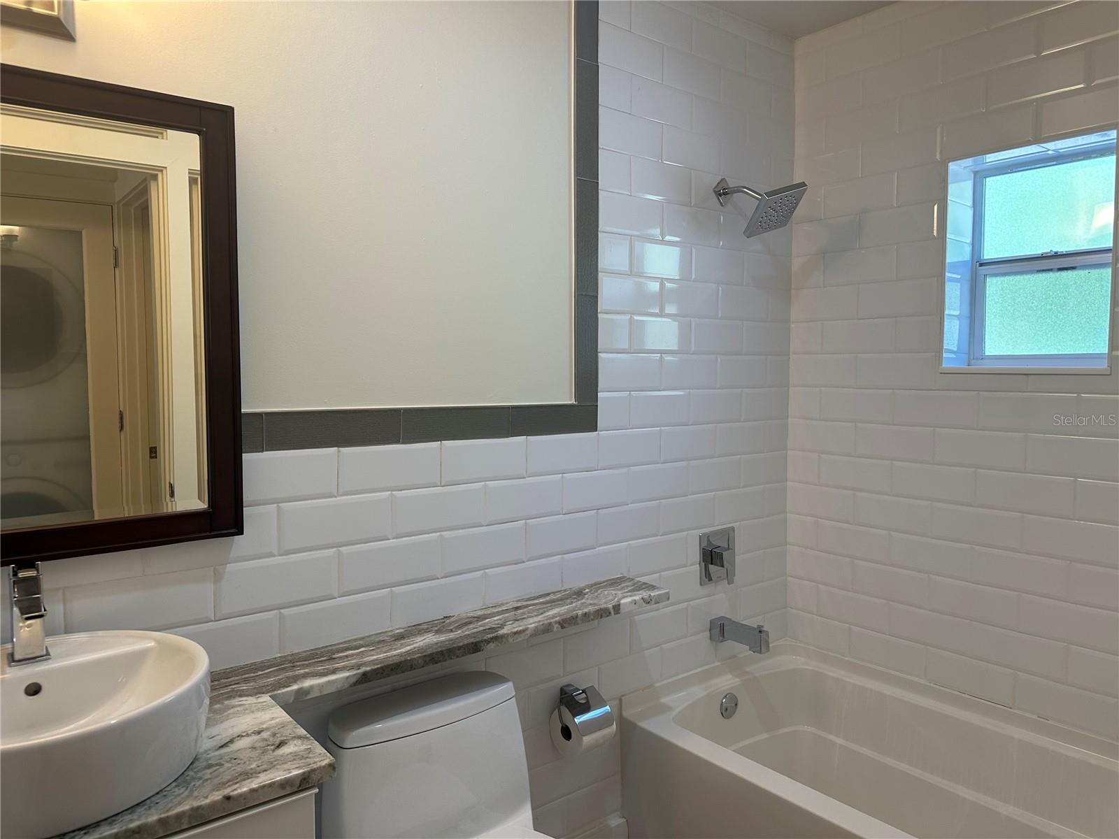 COURIER CITY - Residential Lease