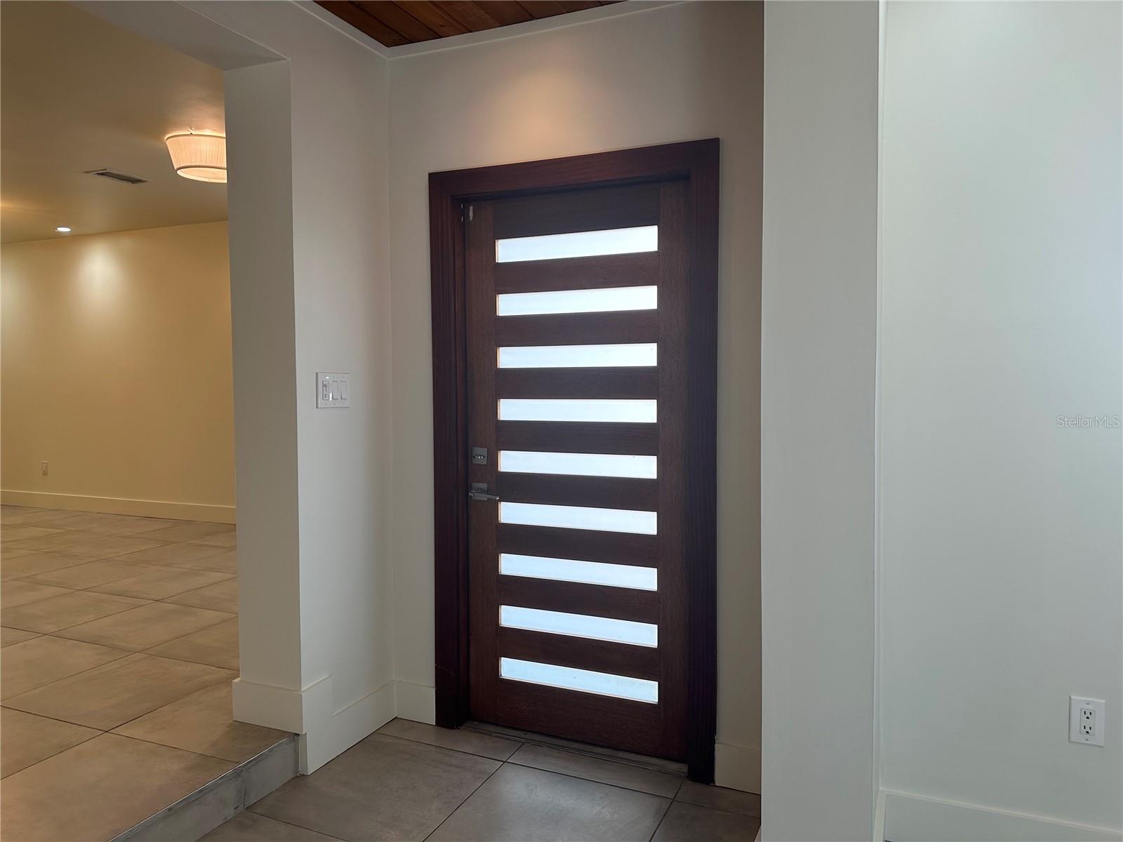 COURIER CITY - Residential Lease