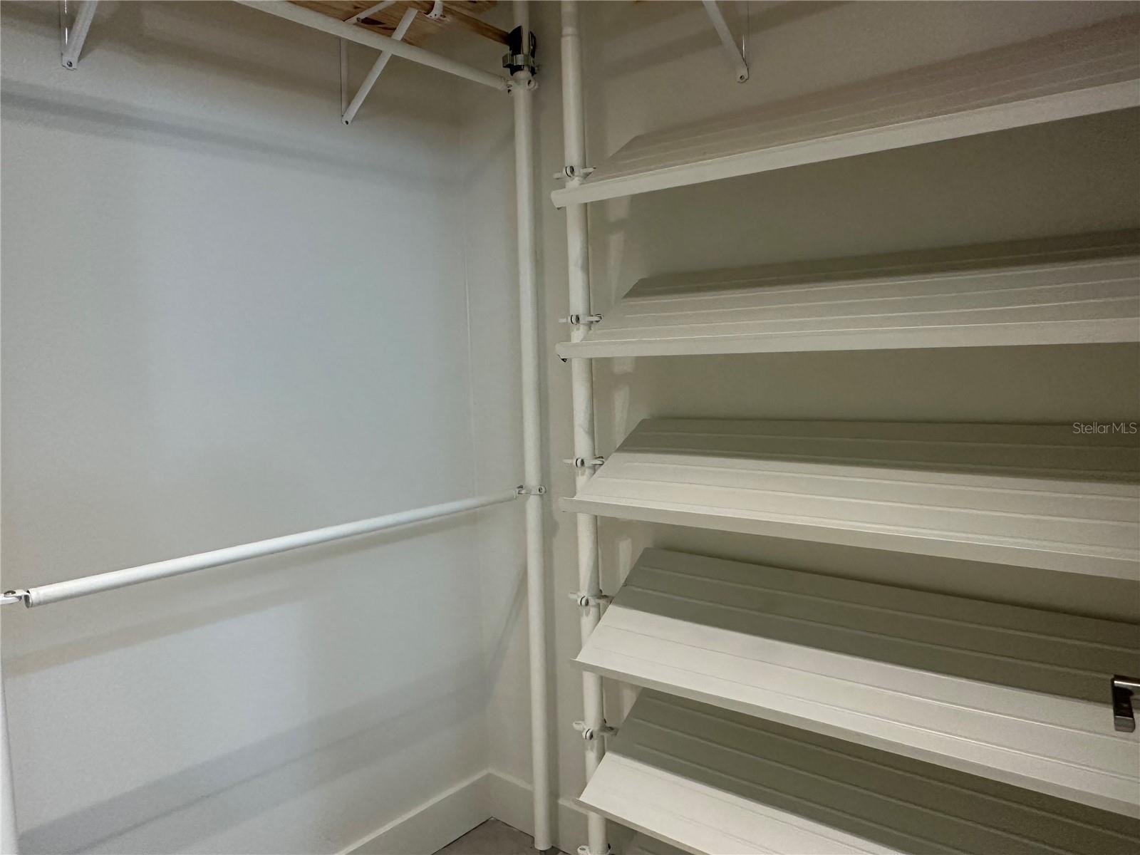 COURIER CITY - Residential Lease