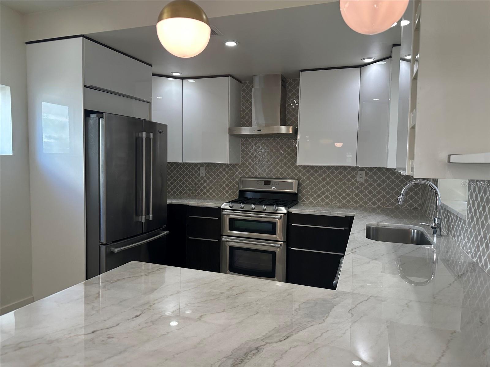 COURIER CITY - Residential Lease