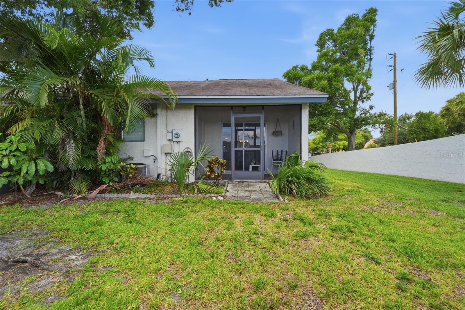 BELLE OAK VILLAS - Residential