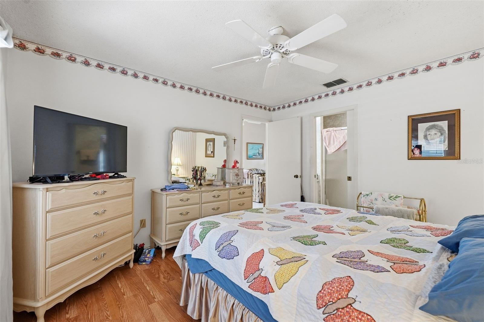 BELLE OAK VILLAS - Residential