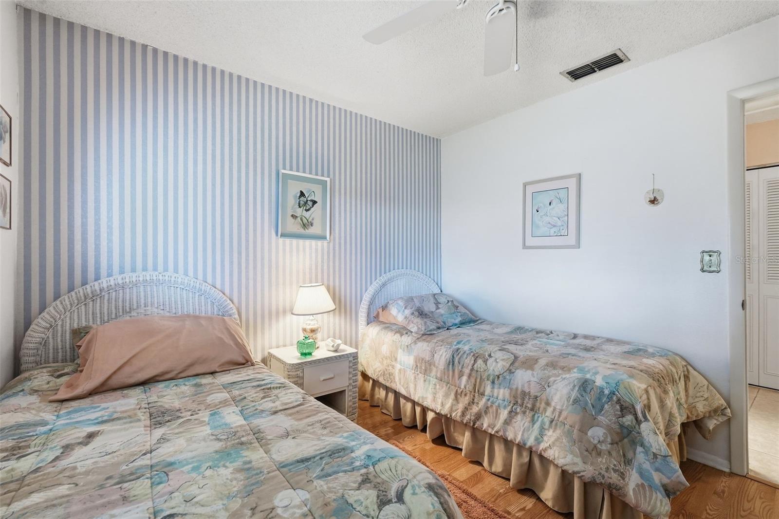 BELLE OAK VILLAS - Residential