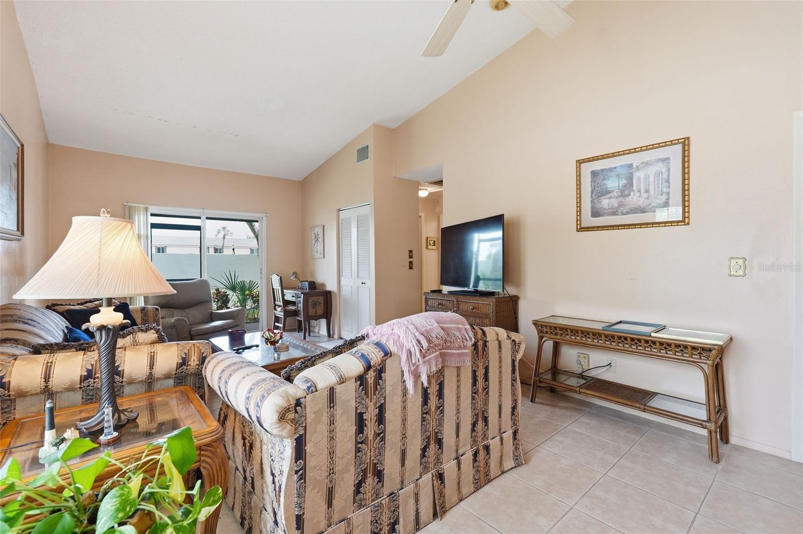 BELLE OAK VILLAS - Residential