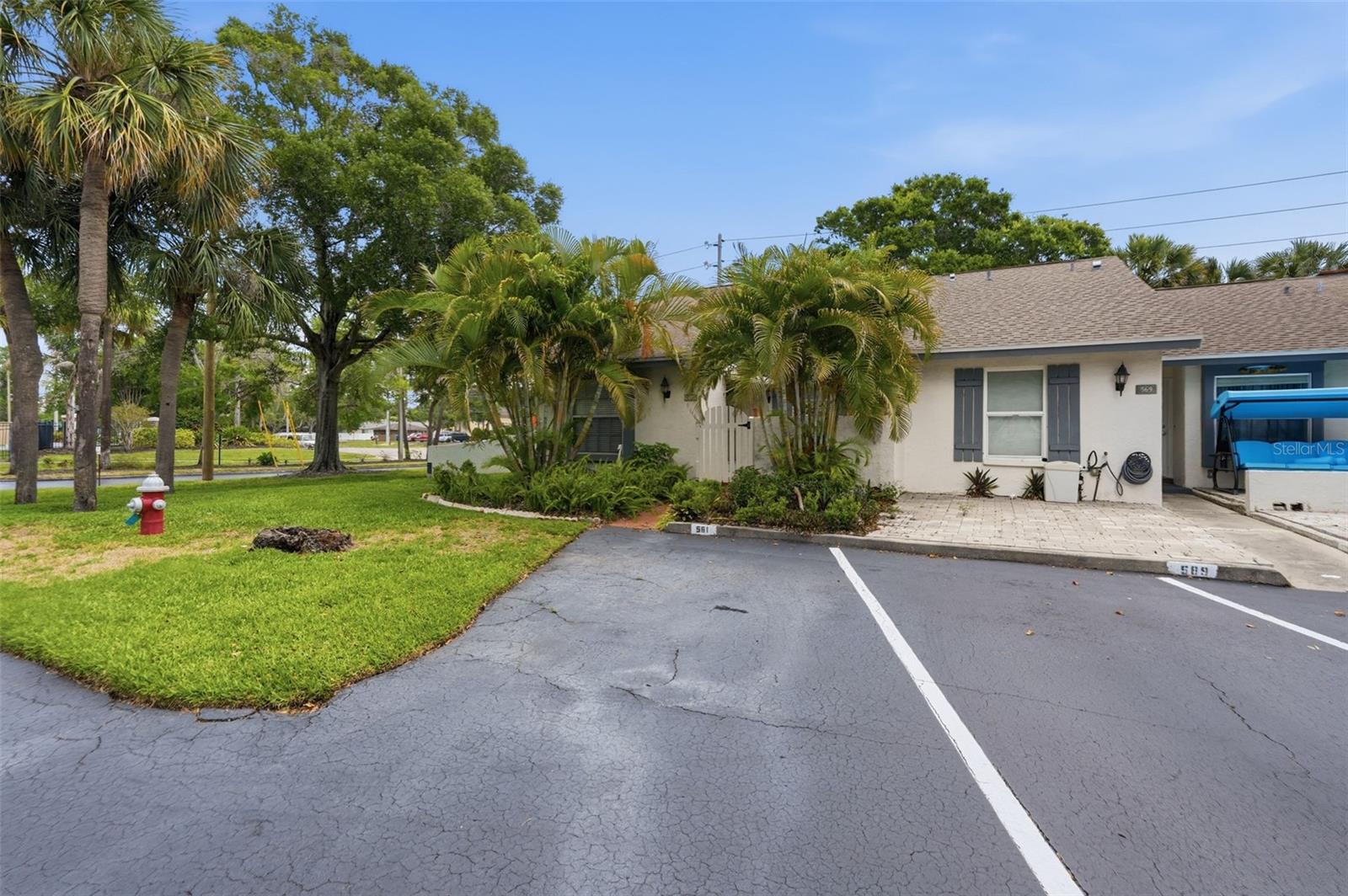 BELLE OAK VILLAS - Residential
