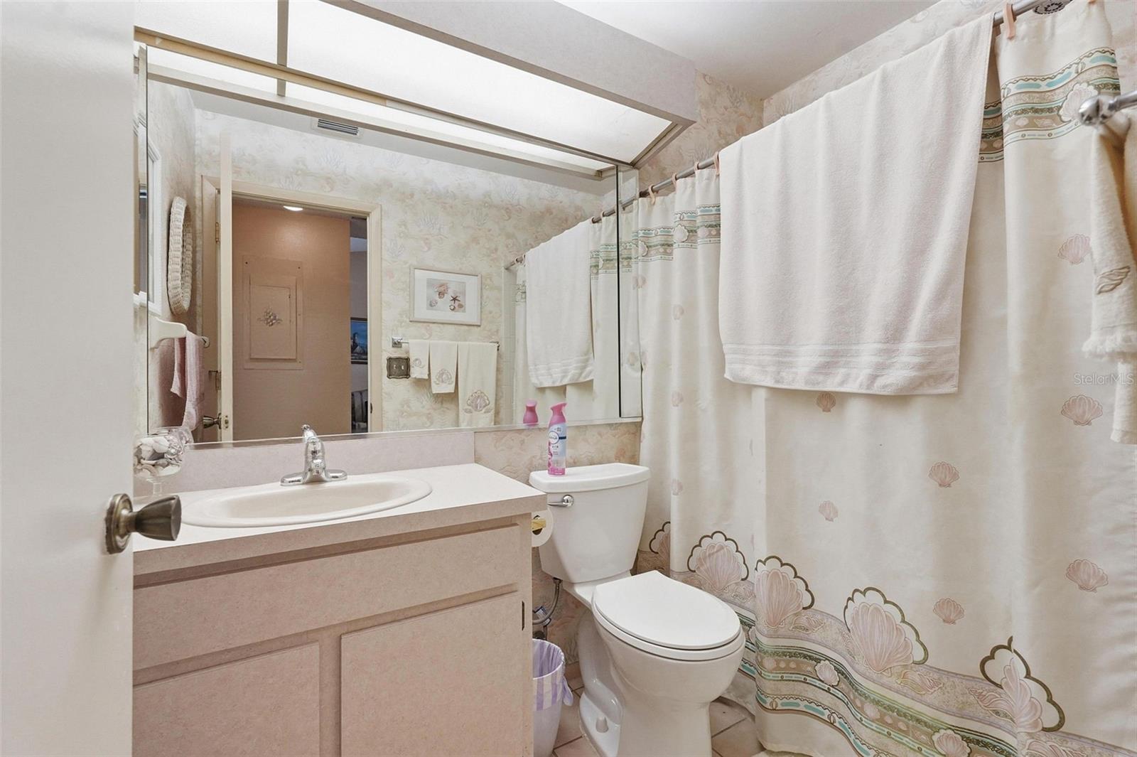 BELLE OAK VILLAS - Residential