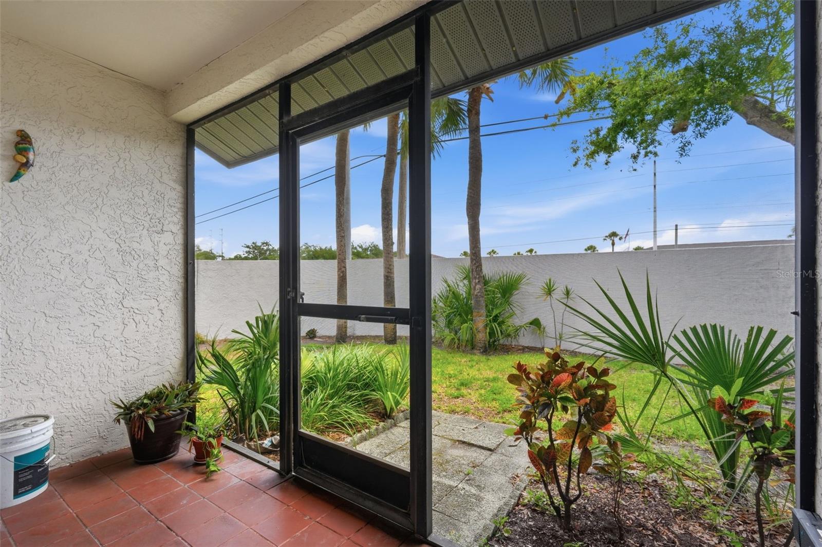 BELLE OAK VILLAS - Residential