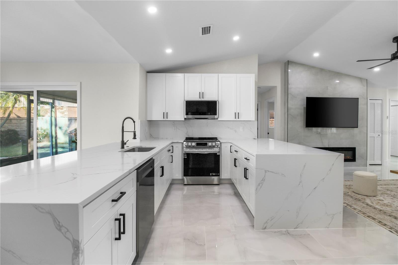 PINEBROOK ESTATES UNIT 5 - Residential