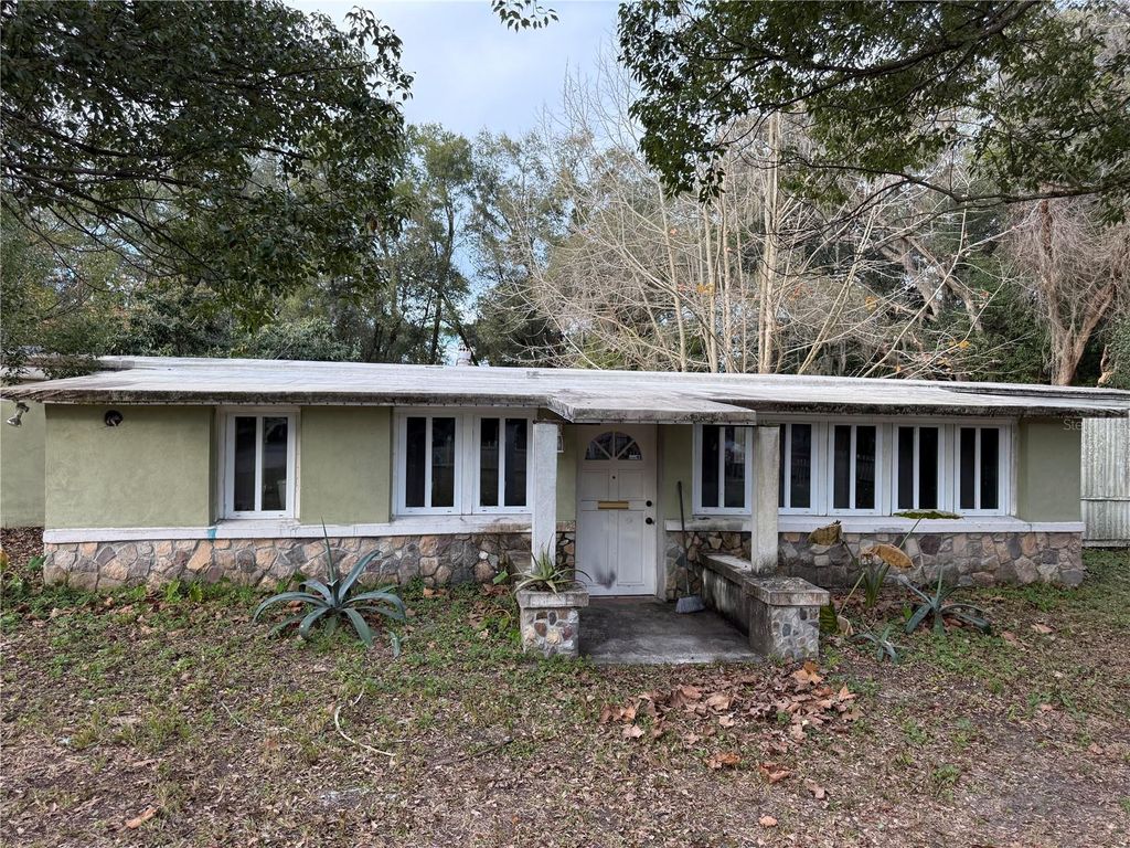 Photo of 121 Pebble Lane, Apopka, FL 32712 (MLS # O6376310)