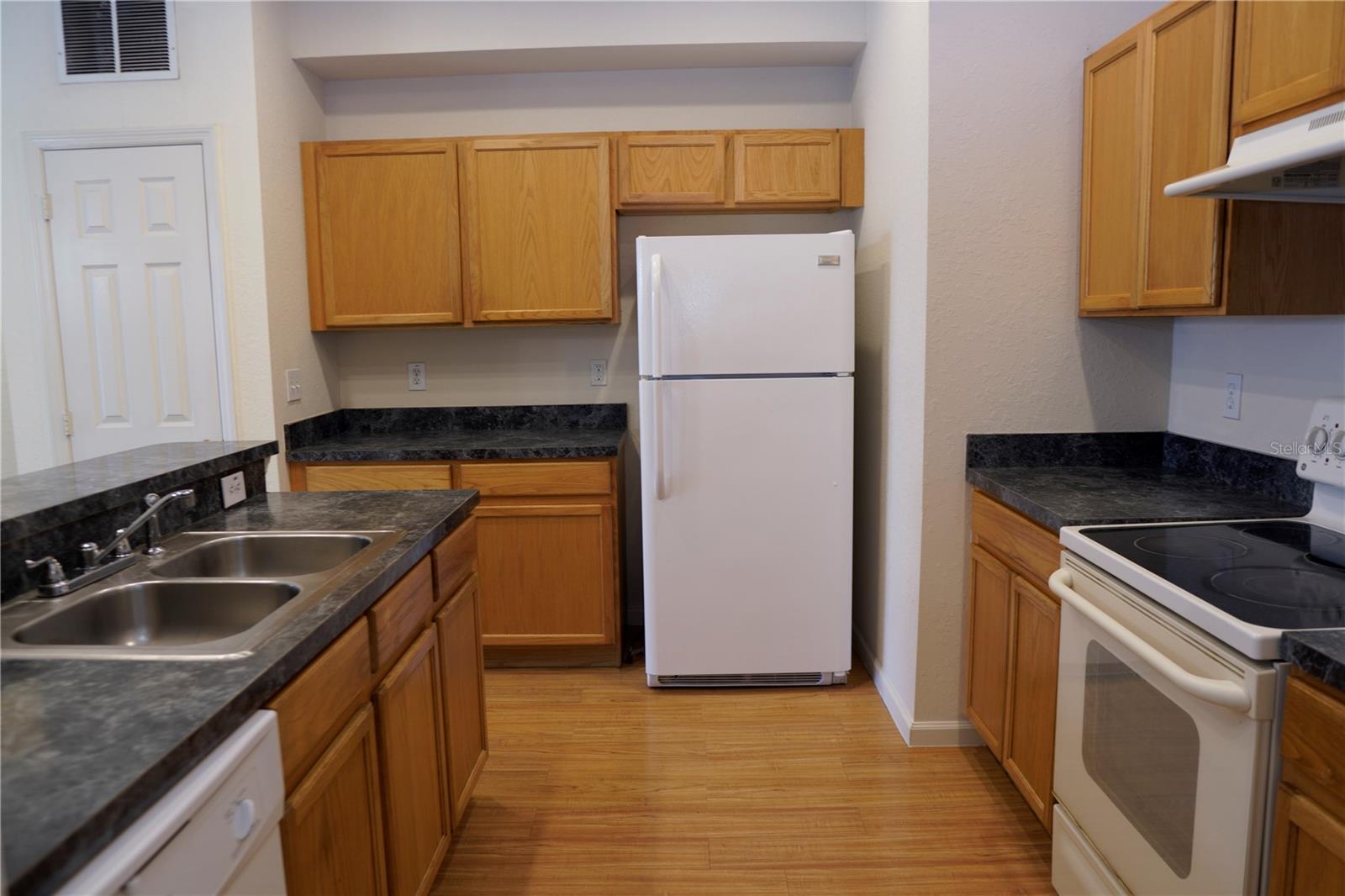 TOWNHOMES OF FLORA RIDGE - Residential Lease