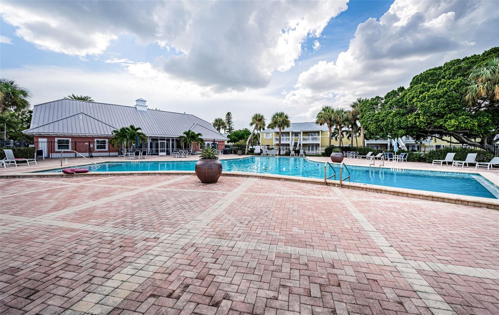 WATERSIDE AT COQUINA KEY SOUTH - Residential