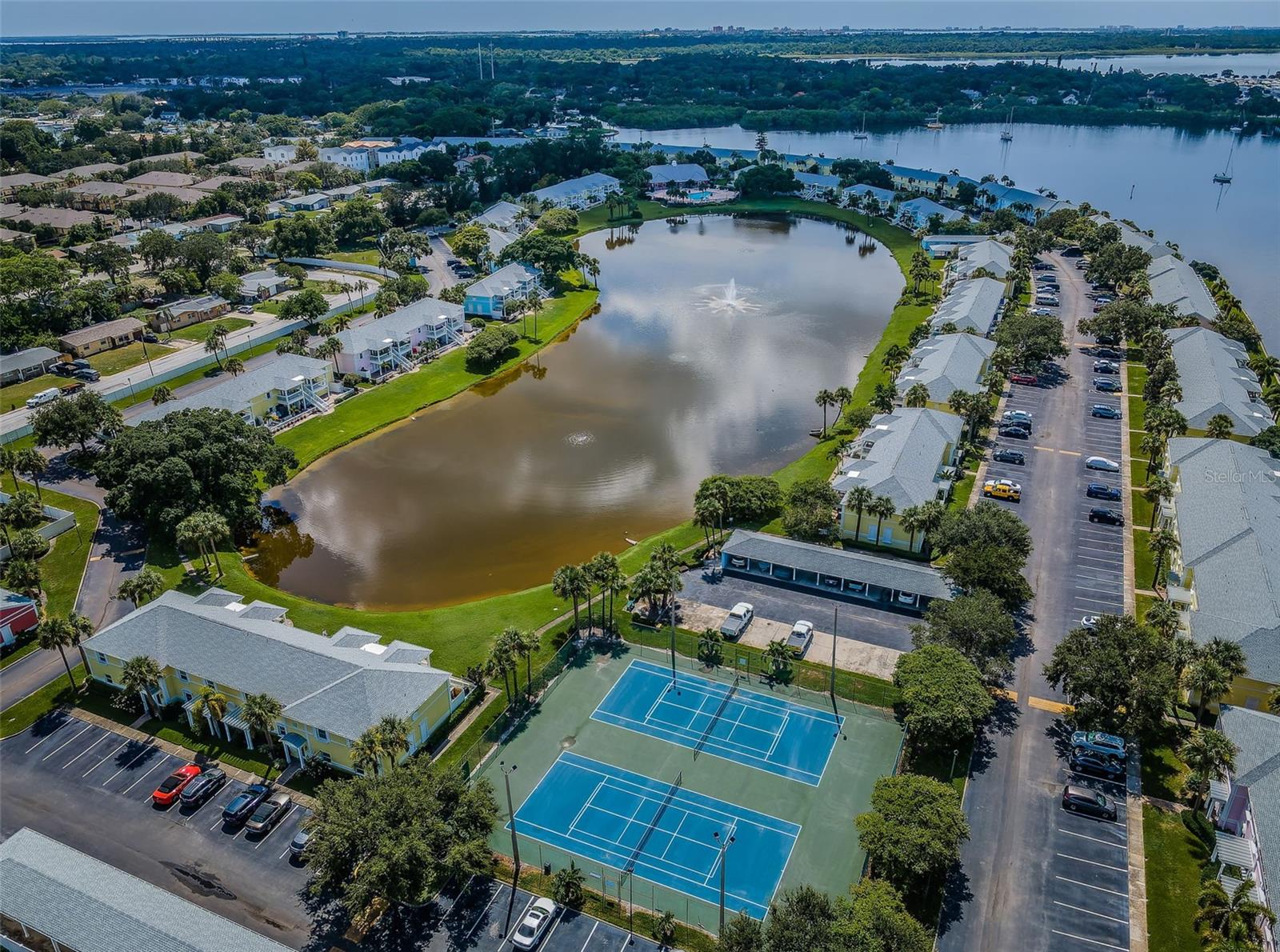 WATERSIDE AT COQUINA KEY SOUTH - Residential