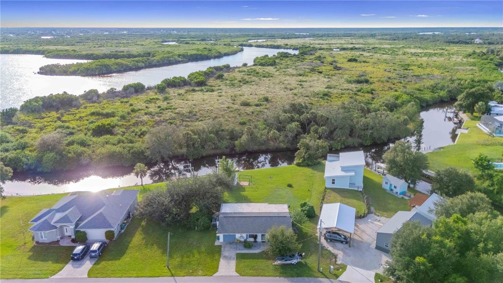 Photo of 333 Hile Lane, Punta Gorda, FL 33982 (MLS # C7531387)