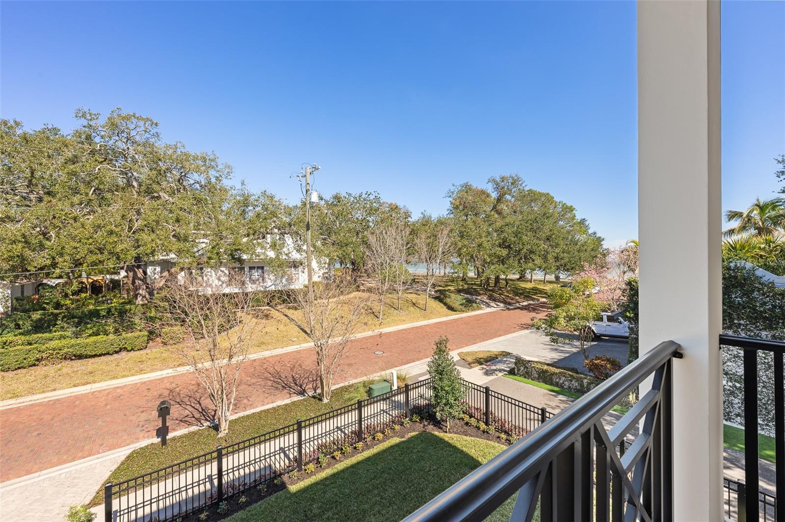 BAYSHORE BEAUTIFUL - Residential