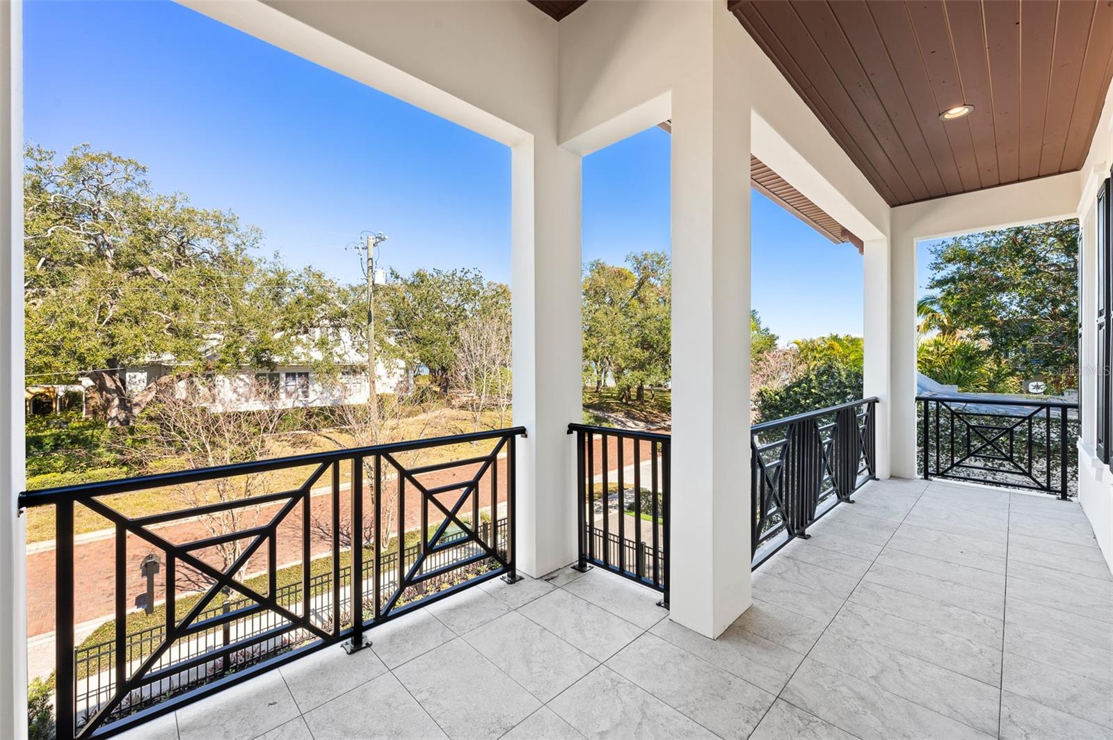 BAYSHORE BEAUTIFUL - Residential