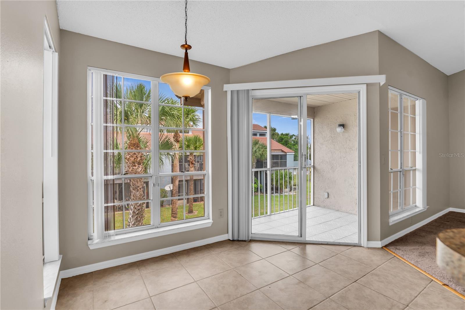 TOWNES OF SOUTHGATE CONDO - Residential