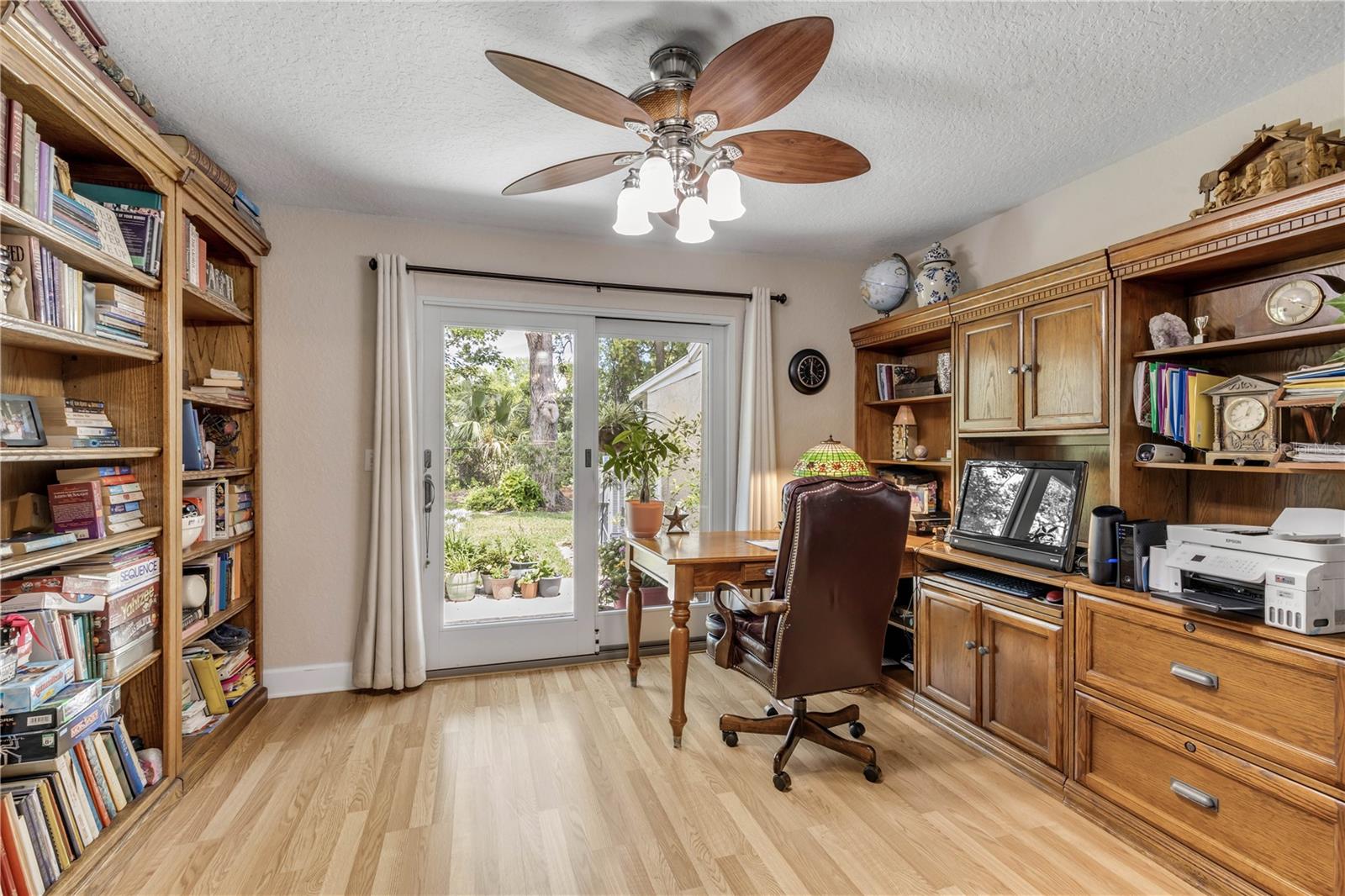 HAWKS COVE - Residential