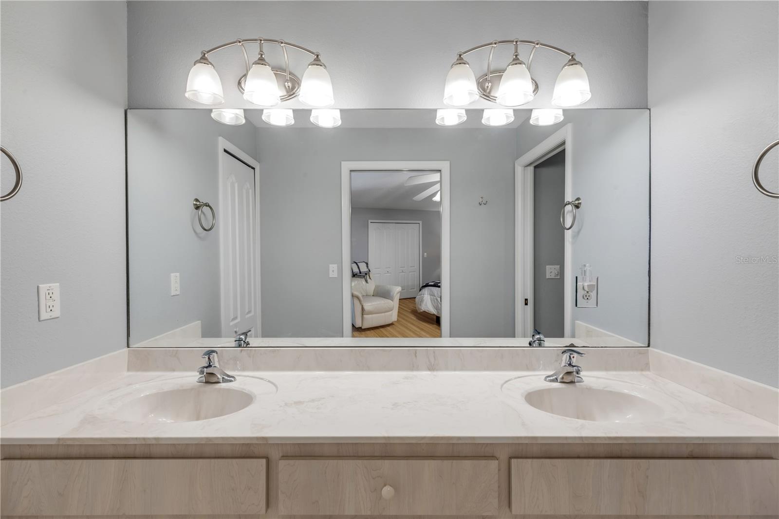 2237 HAWKS COVE CIRCLE