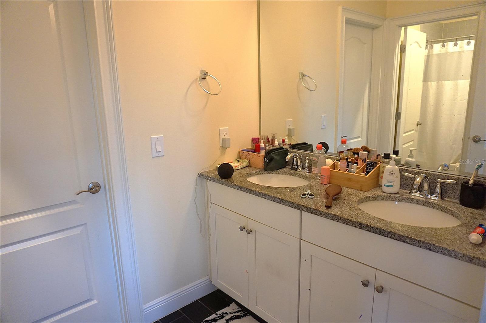 SIGNATURE LAKES PH 3B-2 & 3B-3 - Residential Lease