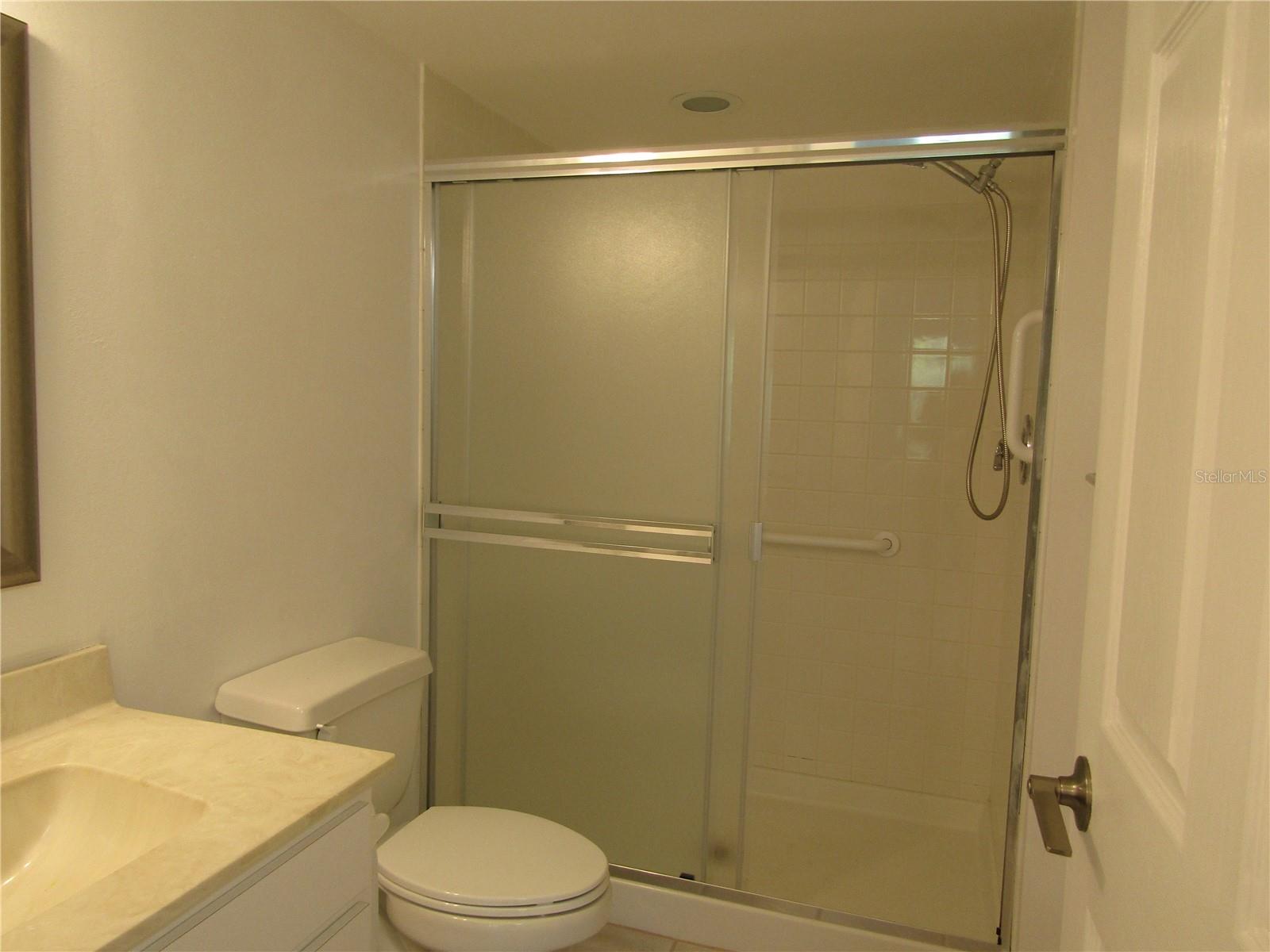 SHEFFIELD GREENE - Residential Lease