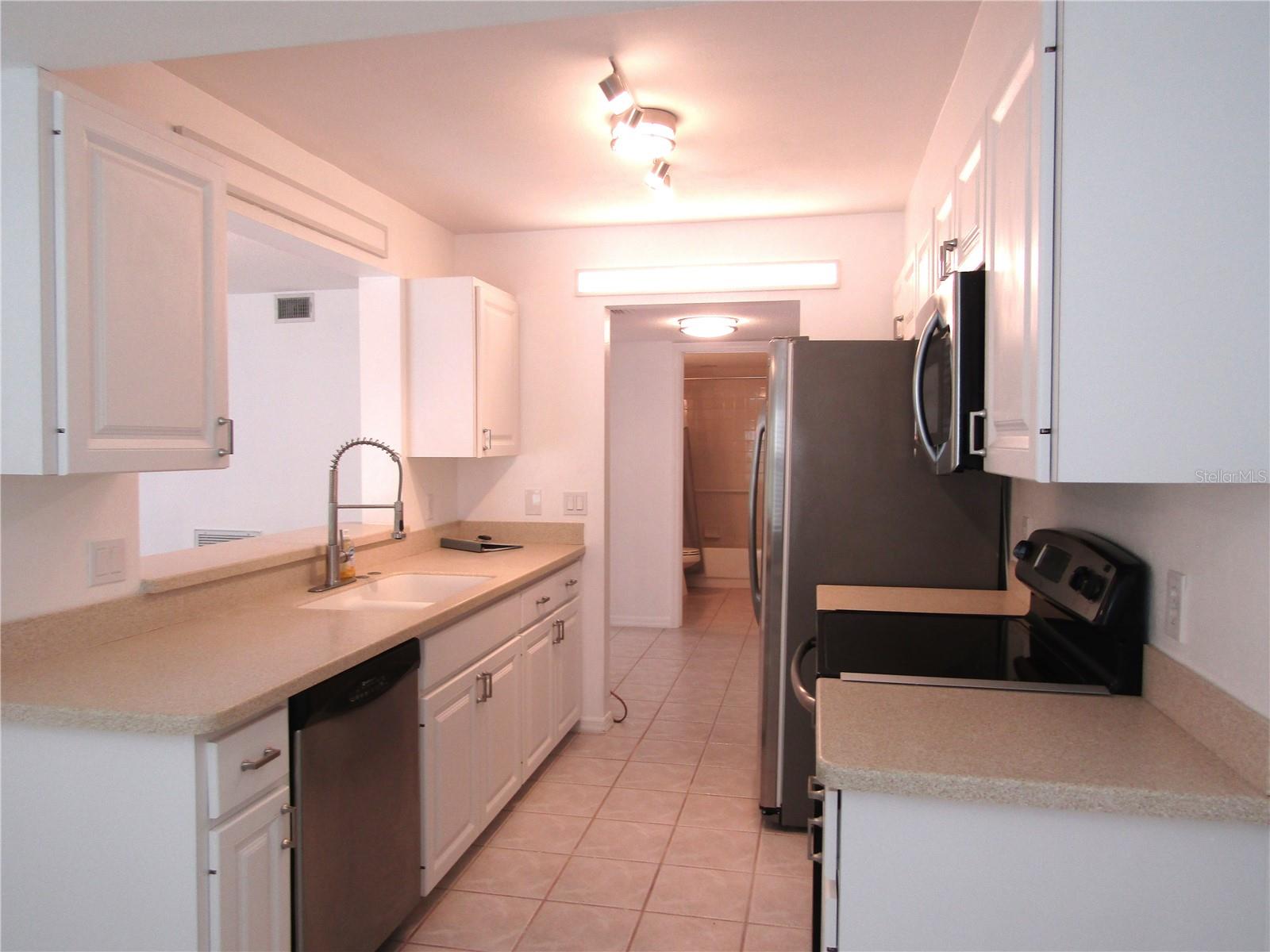 SHEFFIELD GREENE - Residential Lease