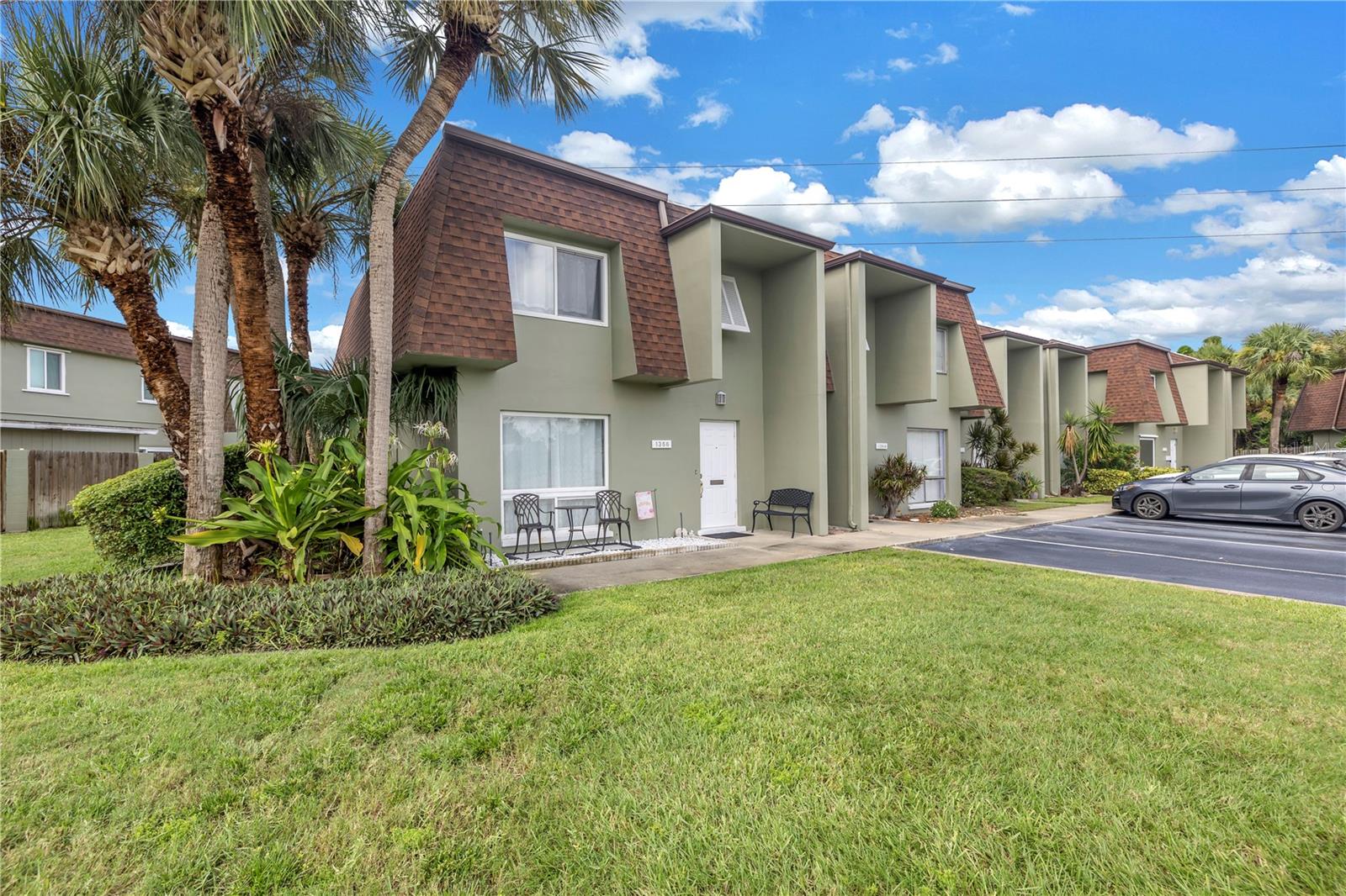 View SAINT PETERSBURG, FL 33710 condo