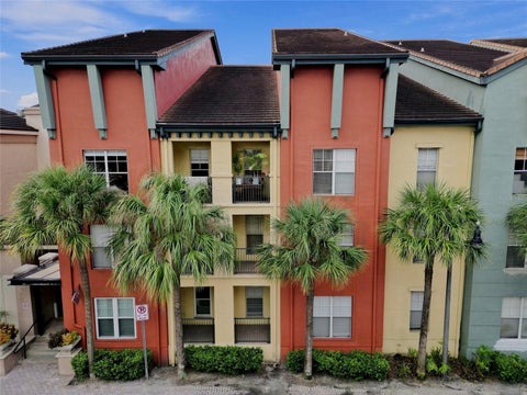 Photo of 2410 W Azeele Street #216, Tampa, FL 33609 (MLS # TB8546407)