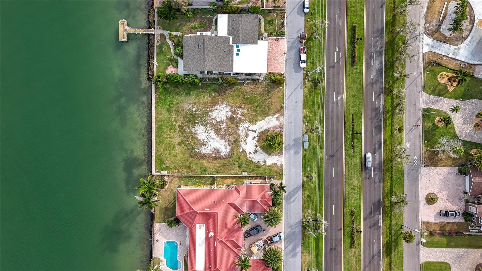 PARADISE ISLAND - Land