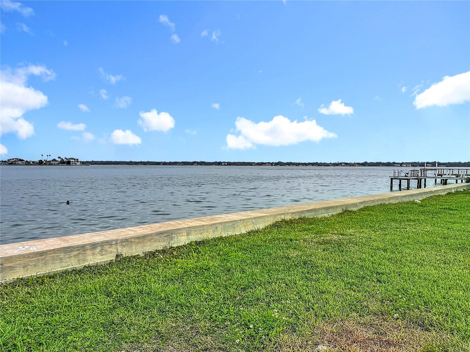 PARADISE ISLAND - Land