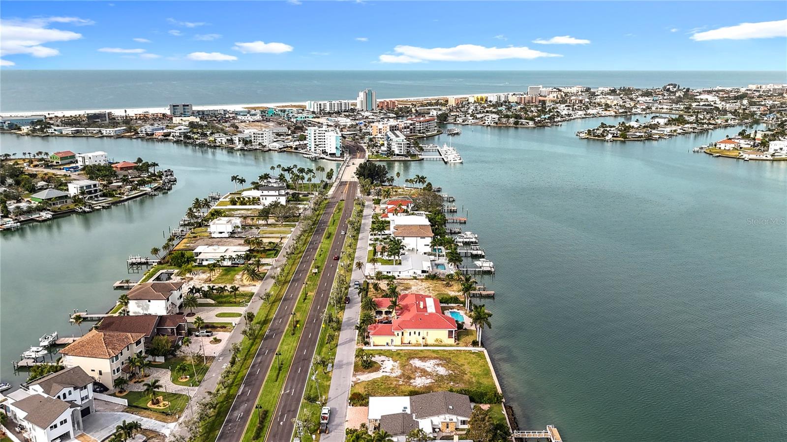 PARADISE ISLAND - Land