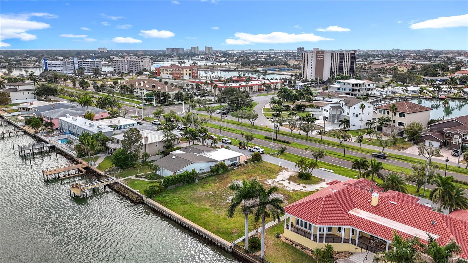 PARADISE ISLAND - Land