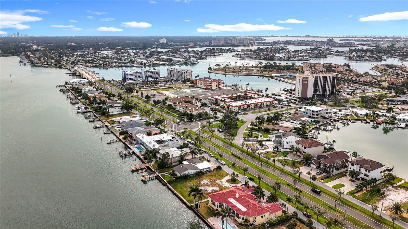 PARADISE ISLAND - Land