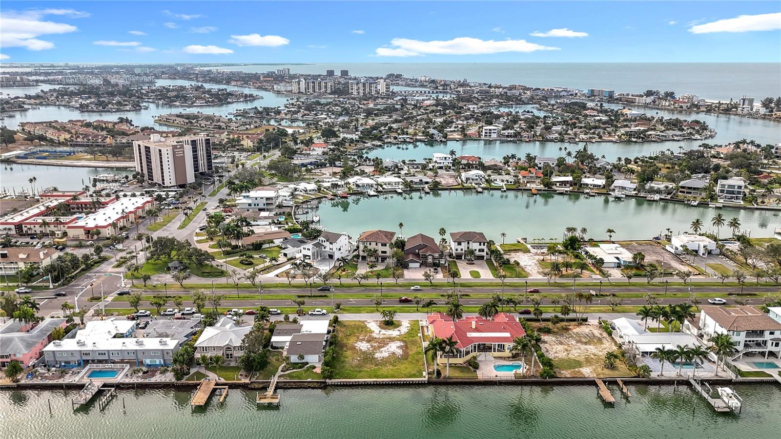 PARADISE ISLAND - Land