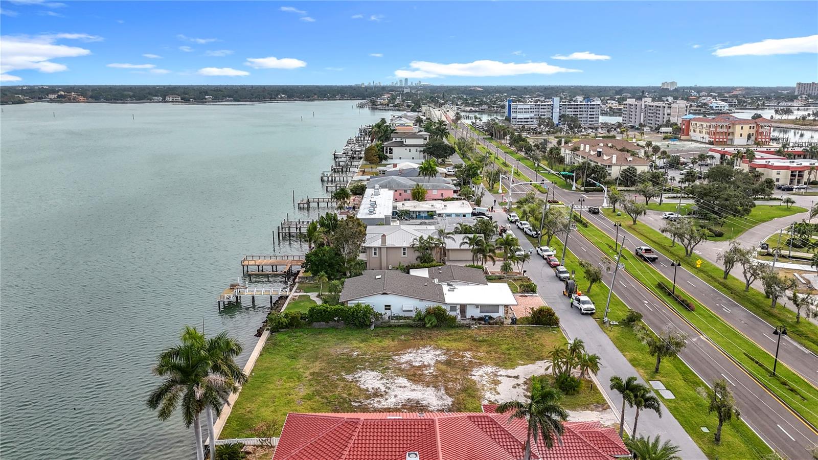 PARADISE ISLAND - Land