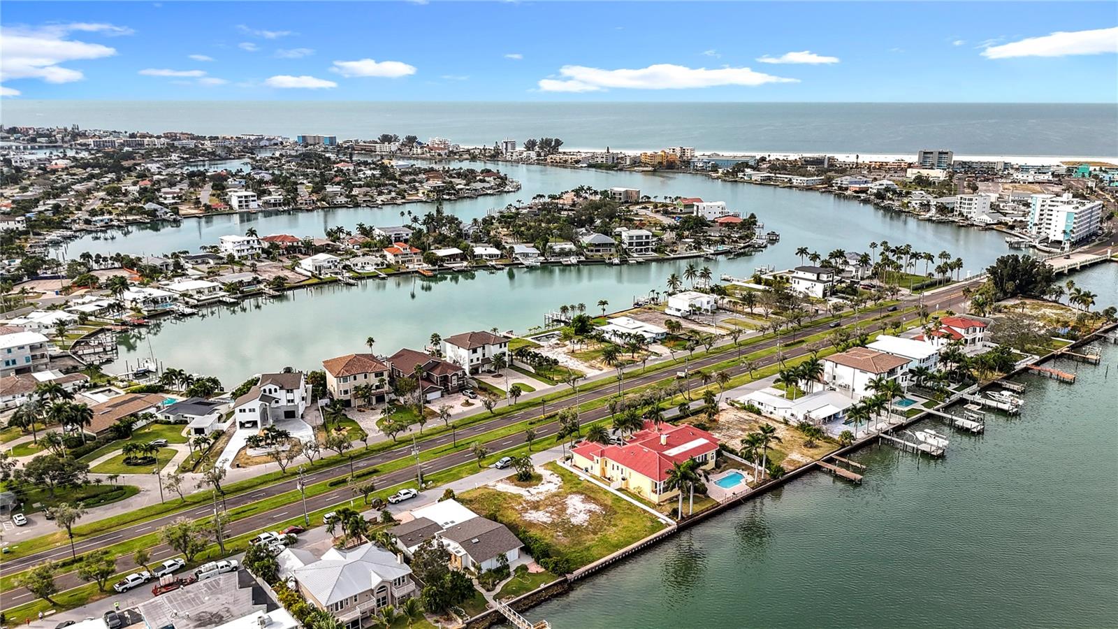 PARADISE ISLAND - Land