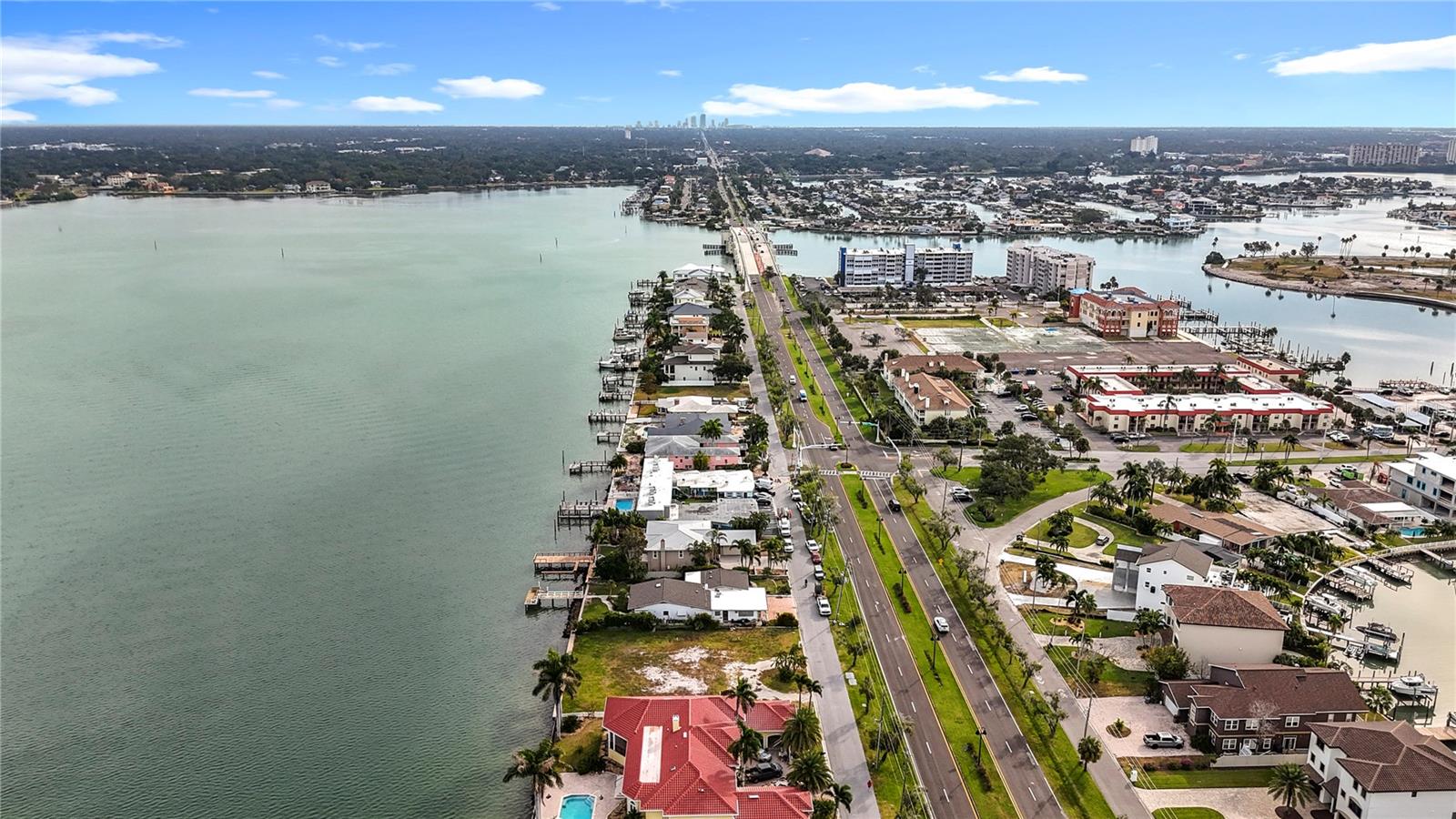 PARADISE ISLAND - Land