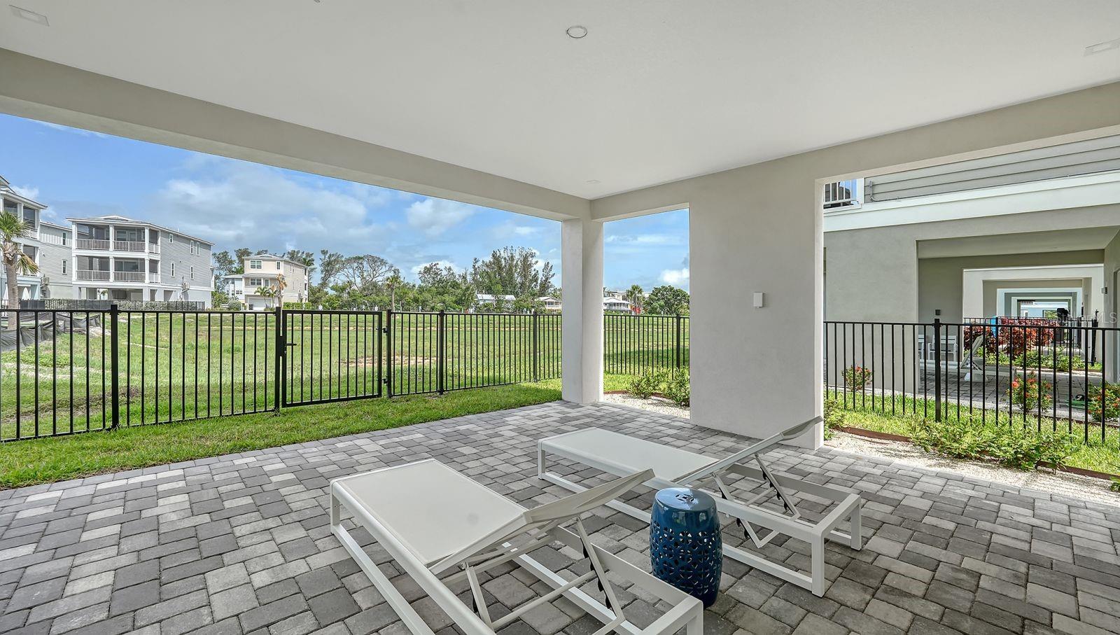 HUNTERS POINT - Residential