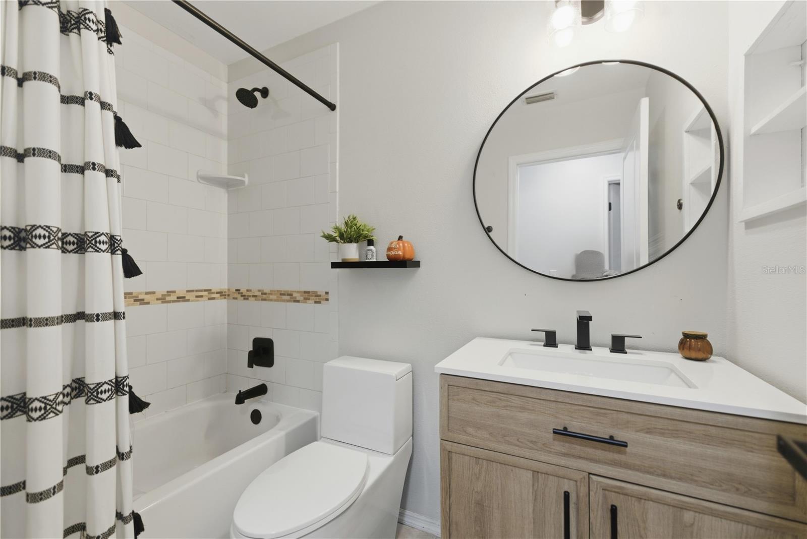 SILVER SPGS SHORES UN 28 - Residential