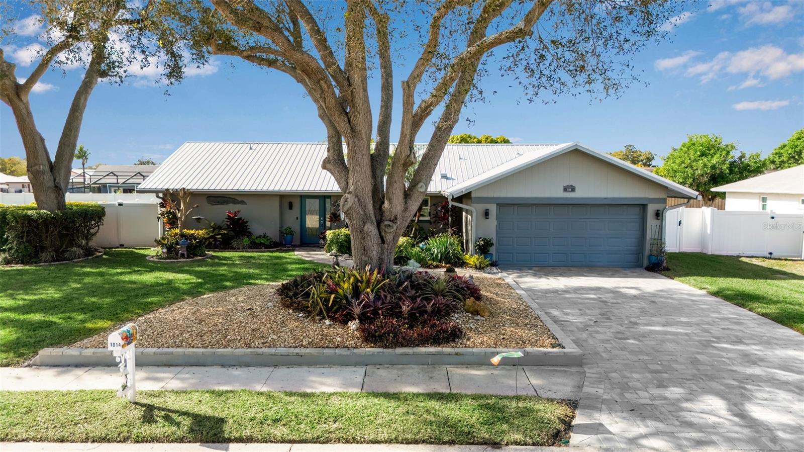 VILLAGE GREEN OF BRADENTON - Residential